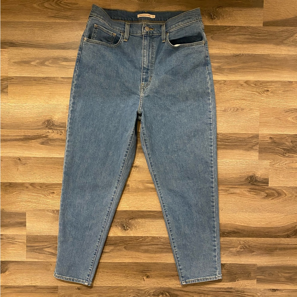 Levi’s High Waisted Taper Jeans